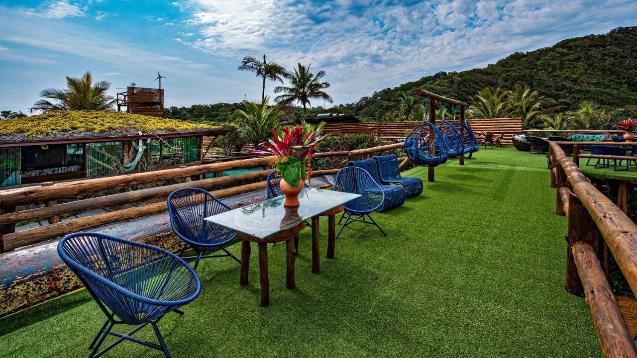Grajagan Surf Resort メーウ島 エクステリア 写真
