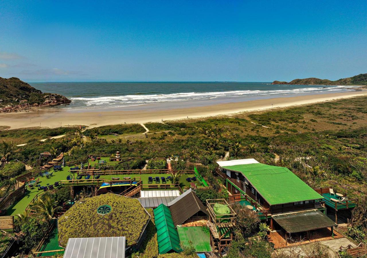 Grajagan Surf Resort メーウ島 エクステリア 写真