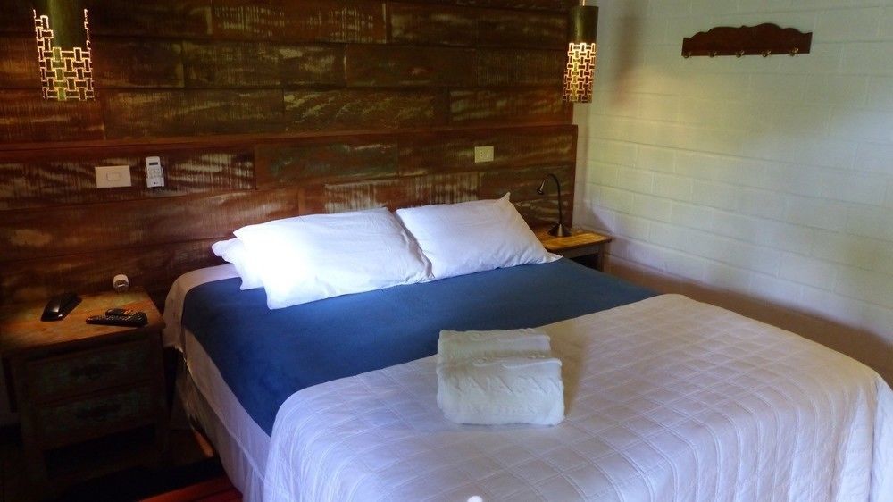 Grajagan Surf Resort メーウ島 エクステリア 写真