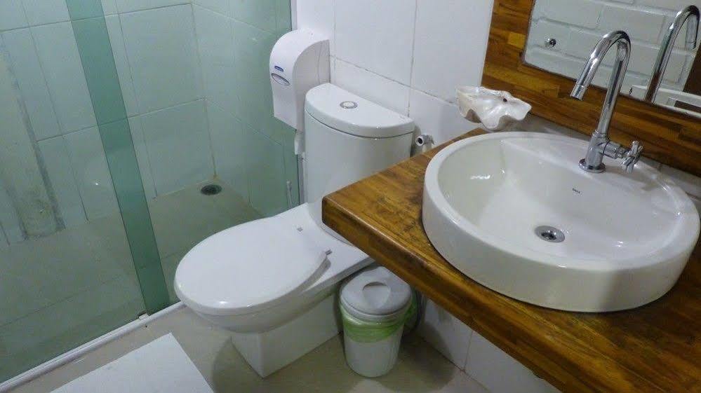 Grajagan Surf Resort メーウ島 エクステリア 写真